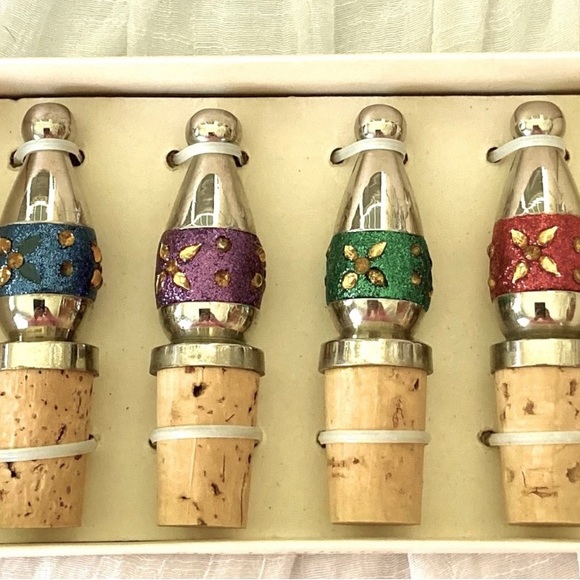 NIP Pier 1 Exclusive Glitter Holiday Inspired Wine Stoppers (Set4) Nickel Plated - Picture 6 of 6